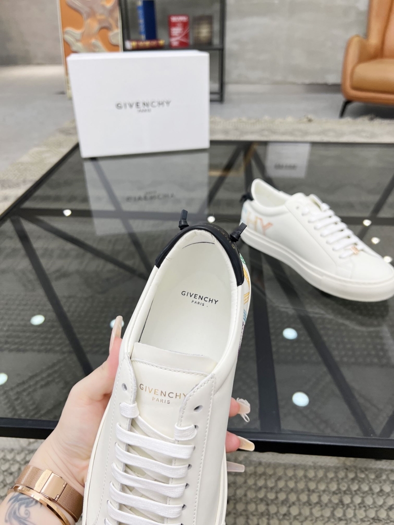 Givenchy Sneakers